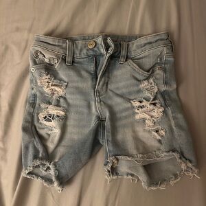 American Eagle light wash ripped denim short size 2